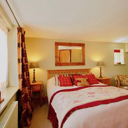 ดิ โอลด์ ฟอร์จ เบด แอนด์ เบรกฟาสต์ Bed & Breakfast East Kennett ภายนอก รูปภาพ