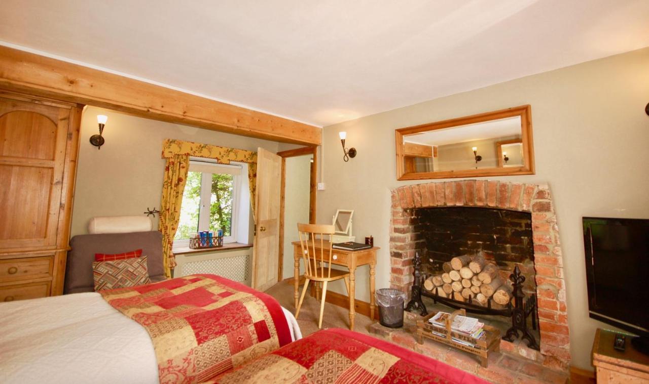 ดิ โอลด์ ฟอร์จ เบด แอนด์ เบรกฟาสต์ Bed & Breakfast East Kennett ภายนอก รูปภาพ