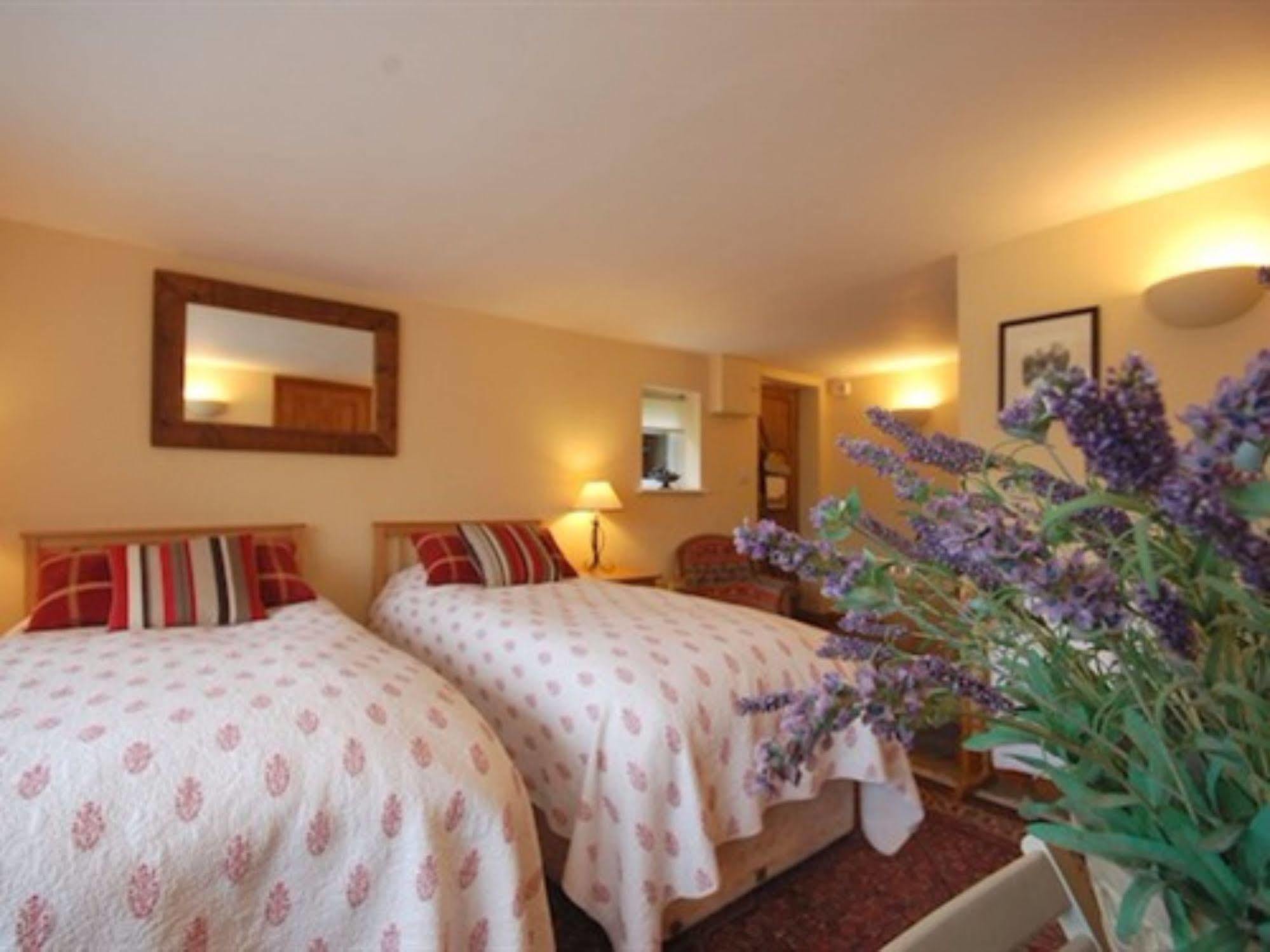 ดิ โอลด์ ฟอร์จ เบด แอนด์ เบรกฟาสต์ Bed & Breakfast East Kennett ภายนอก รูปภาพ