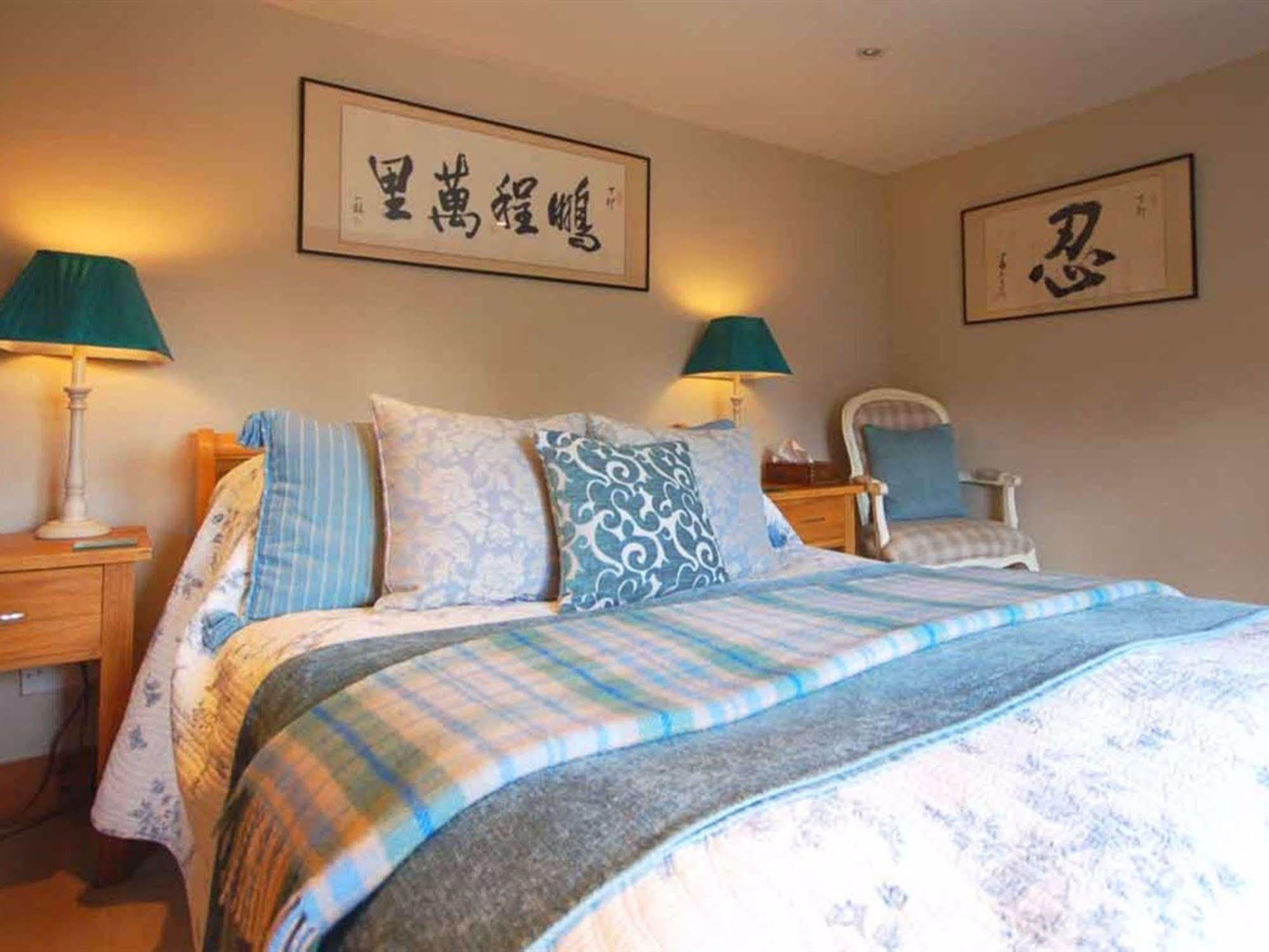 ดิ โอลด์ ฟอร์จ เบด แอนด์ เบรกฟาสต์ Bed & Breakfast East Kennett ภายนอก รูปภาพ