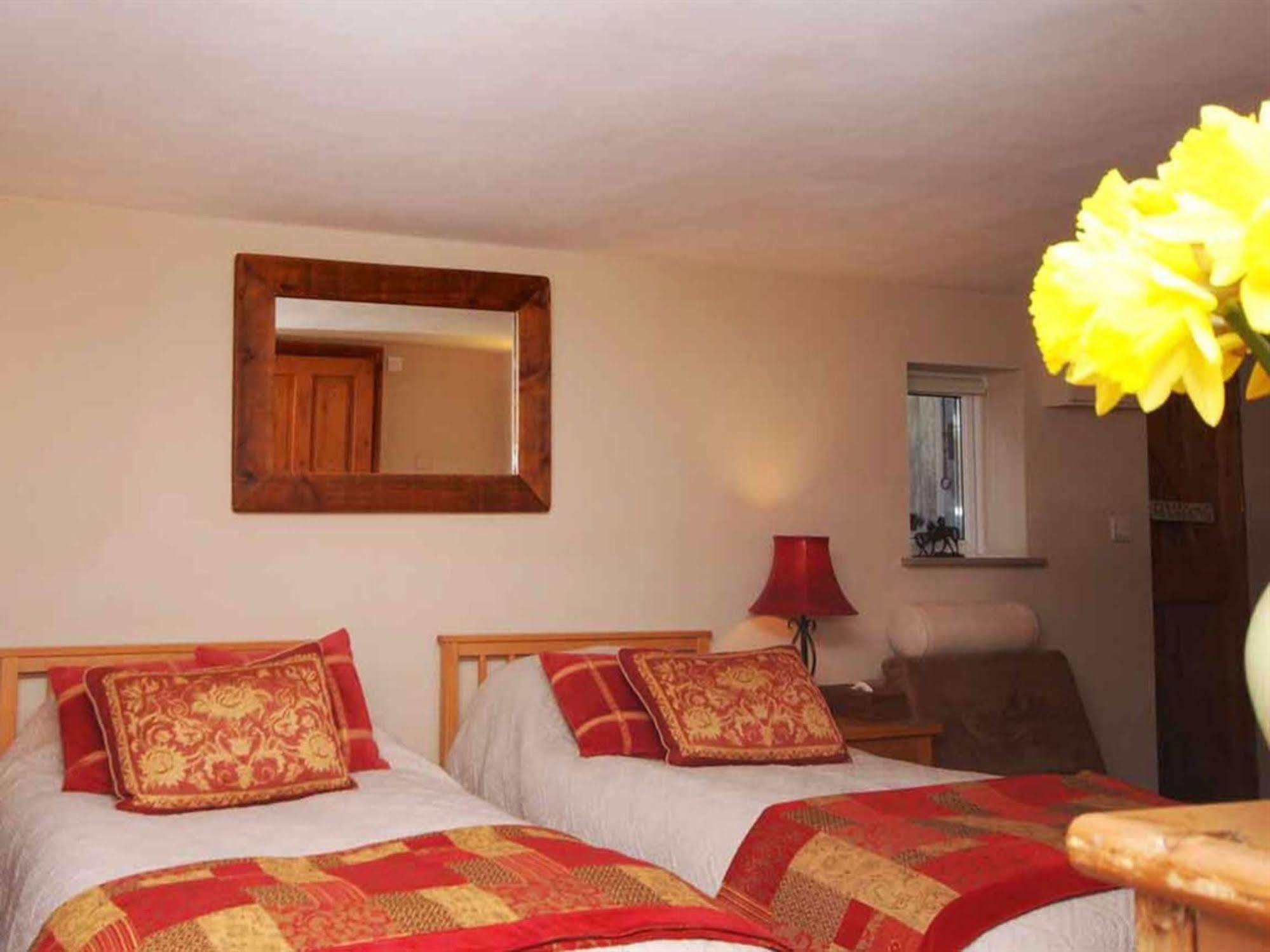 ดิ โอลด์ ฟอร์จ เบด แอนด์ เบรกฟาสต์ Bed & Breakfast East Kennett ภายนอก รูปภาพ