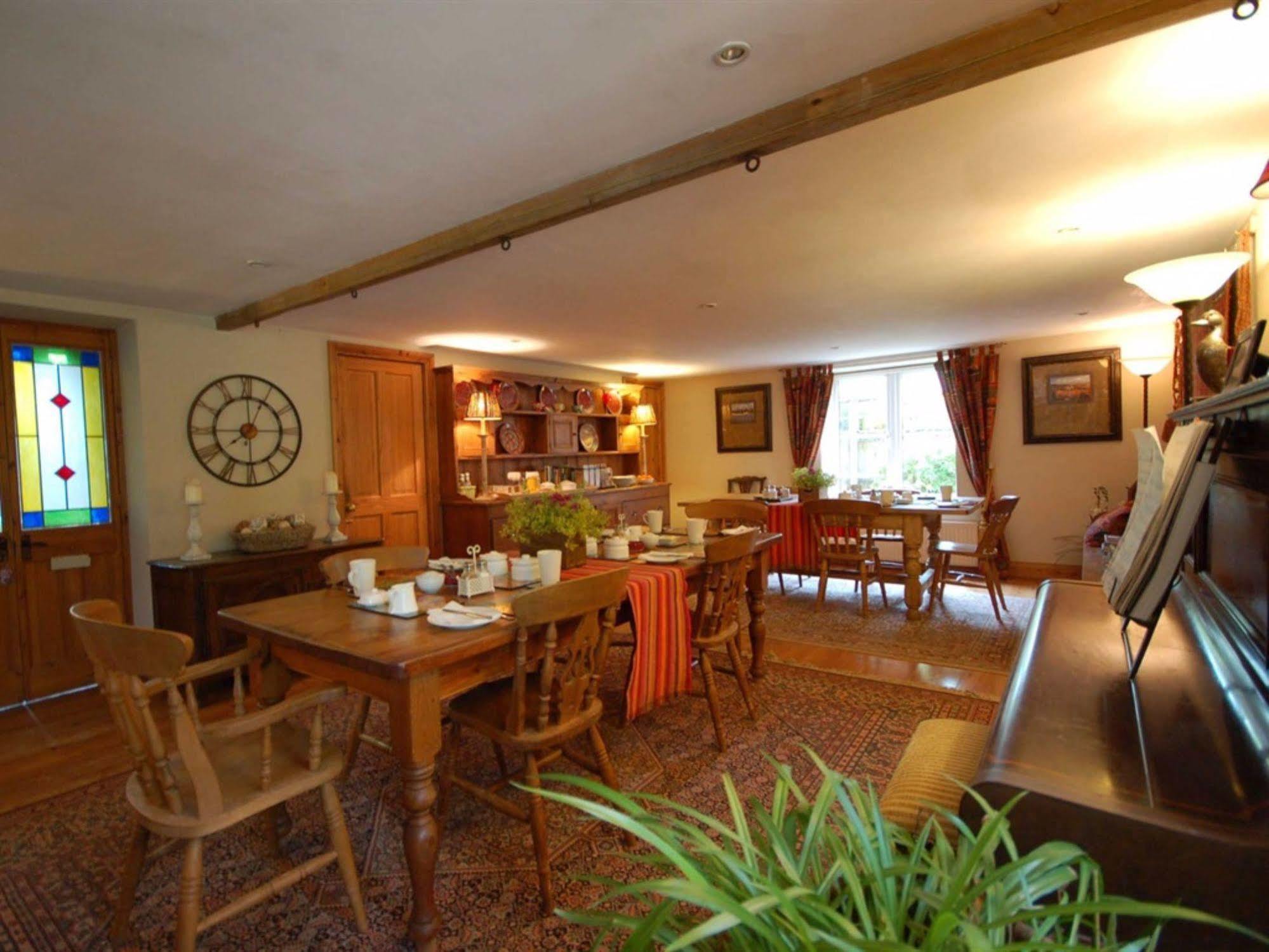 ดิ โอลด์ ฟอร์จ เบด แอนด์ เบรกฟาสต์ Bed & Breakfast East Kennett ภายนอก รูปภาพ