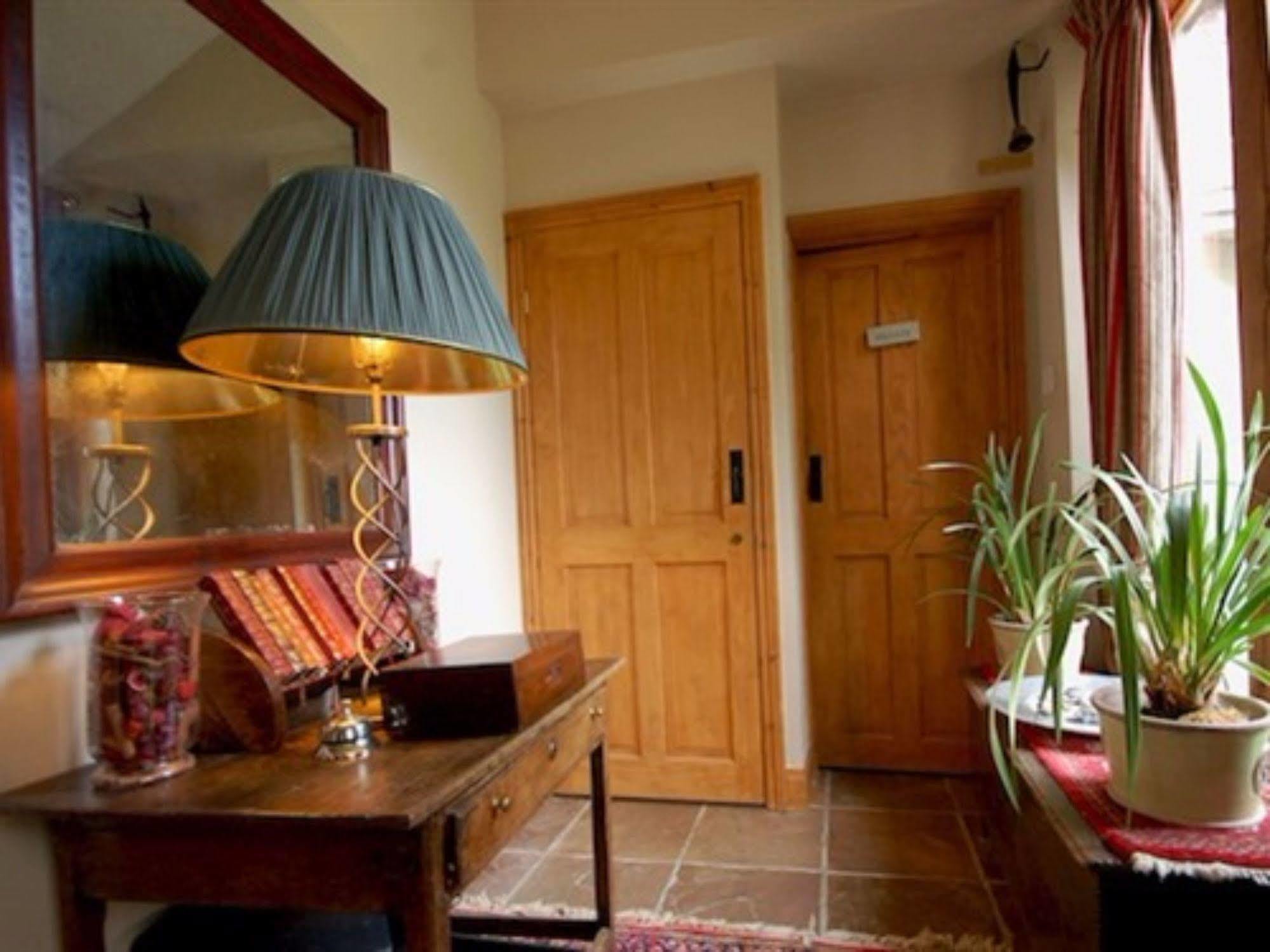 ดิ โอลด์ ฟอร์จ เบด แอนด์ เบรกฟาสต์ Bed & Breakfast East Kennett ภายนอก รูปภาพ